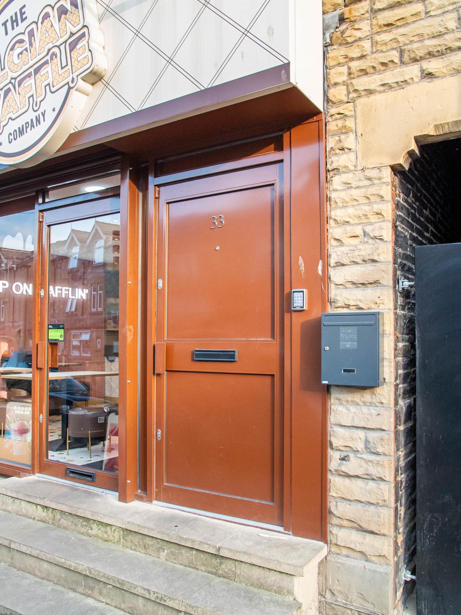 Belgian Studio Apt 2 Huddersfield Zewnętrze zdjęcie
